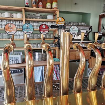Le bar du restaurant à Saôu : l'Oiseau sur sa branche